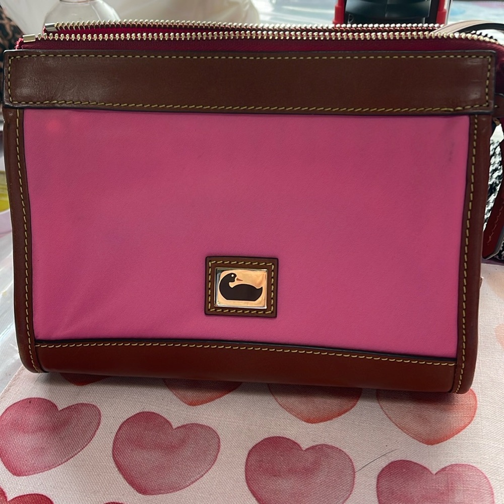 Dooney Burke, Crossbody pink
